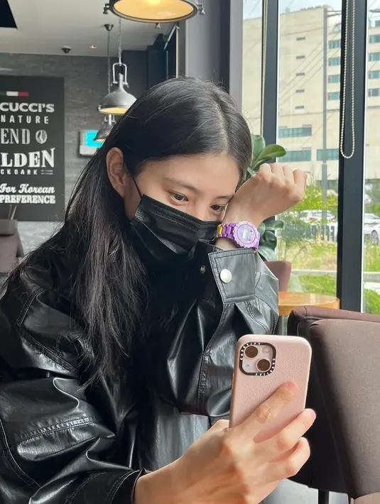 <p>Mari kita nantikan aksi terbaru dari Han So Hee di Gyeongseong Creature Season 2! [Foto: Instagram/xeesoxee]</p>