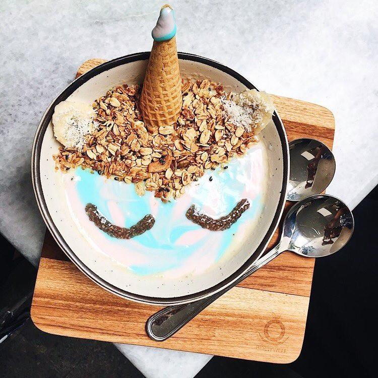 Sehat dan Instagenic, Coba 5 Smoothie Bowl Favorit di ...