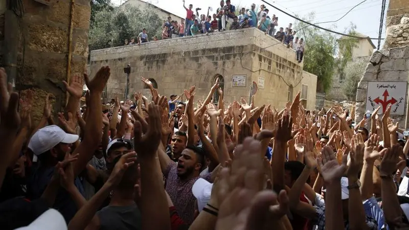 Sedikitnya 113 orang terluka setelah bentrokan pecah dengan pasukan keamanan Israel di Masjid Al Aqsa, Yerusalem (AFP)