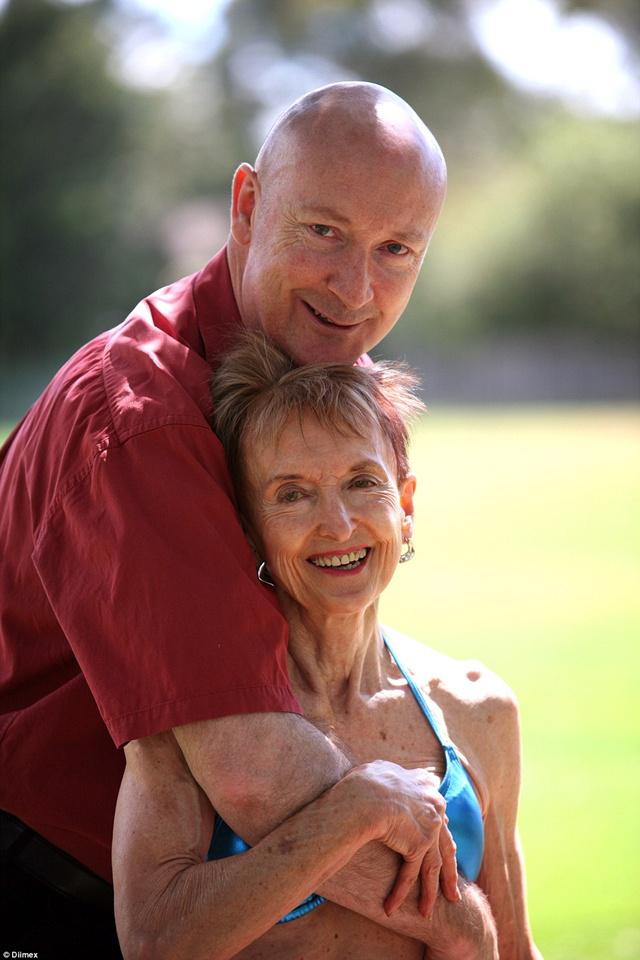 Nenek Janice dan kekasih | Photo: Copyright asiantown.net 