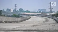 Kondisi jalan layang non tol (JLNT) Pluit, Jakarta Utara, Rabu (24/5/2023).  (merdeka.com/Iqbal S. Nugroho)