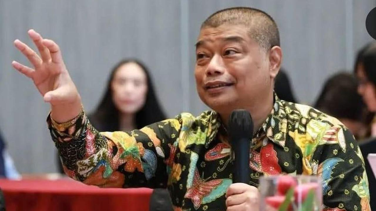 "Kemandirian dalam bidang politik dan kebijakan publik harus menjadi prioritas. Ini semua bisa dicapai dengan mengupayakan pemenuhan kebutuhan sandang, pangan, dan papan dari dalam negeri."