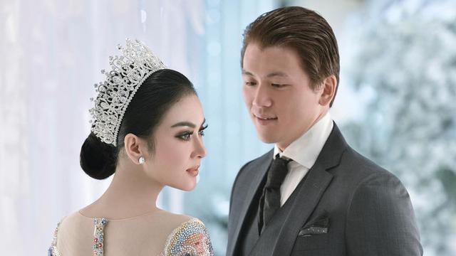 [Fimela] Syahrini dan Reino Barack