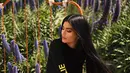 Seperti yang dilaporkan Radar Online, seorang sumber mengatakan bahwa saat ini Kylie sungguh merasa kesepian. Selain itu, ia juga sekarang menjadi wanita rapuh dan merasa berat dengan kehamilannya. (Instagram/Kyliejenner)