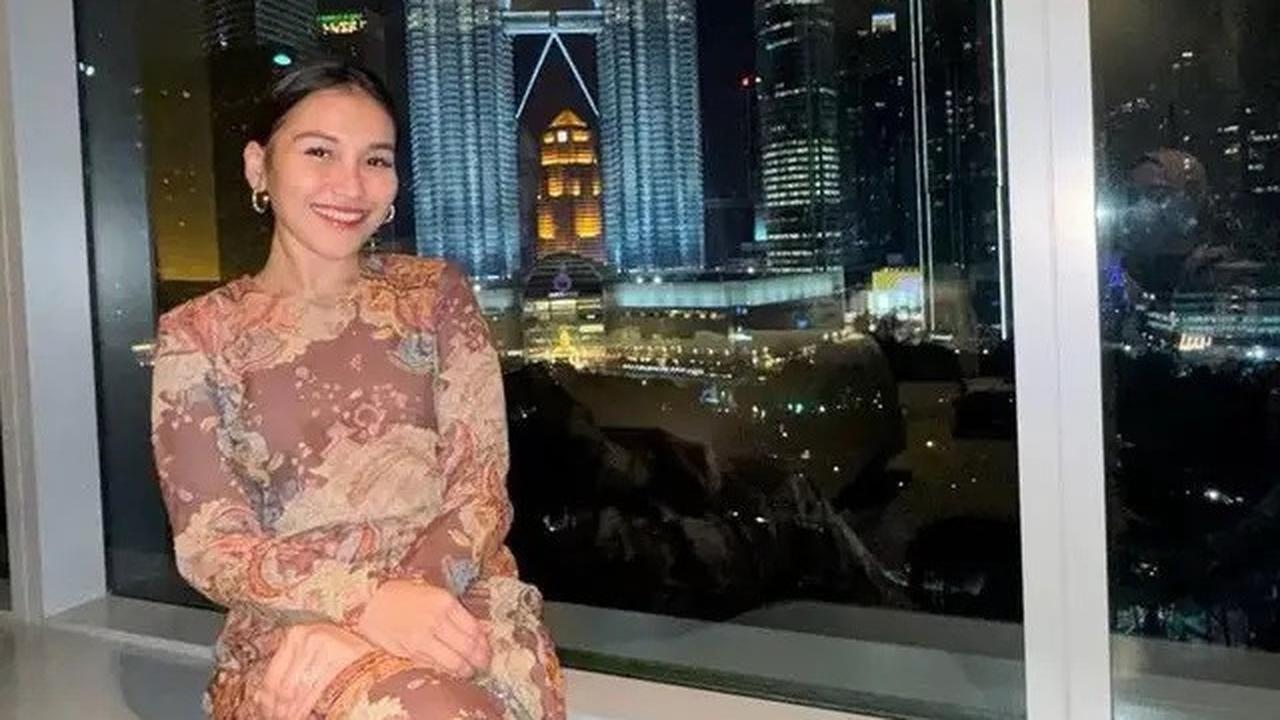Padu Padan Baju Lebaran 2025 dari Selebriti Indonesia, Bikin Penampilan Lebih Stylish