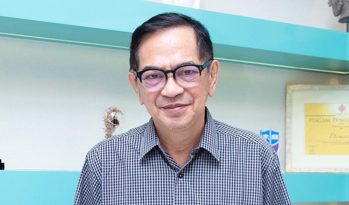 Penampilan Ray Sahetapy yang tampak berbeda disampaikan para netizen lewat kolom komentar.