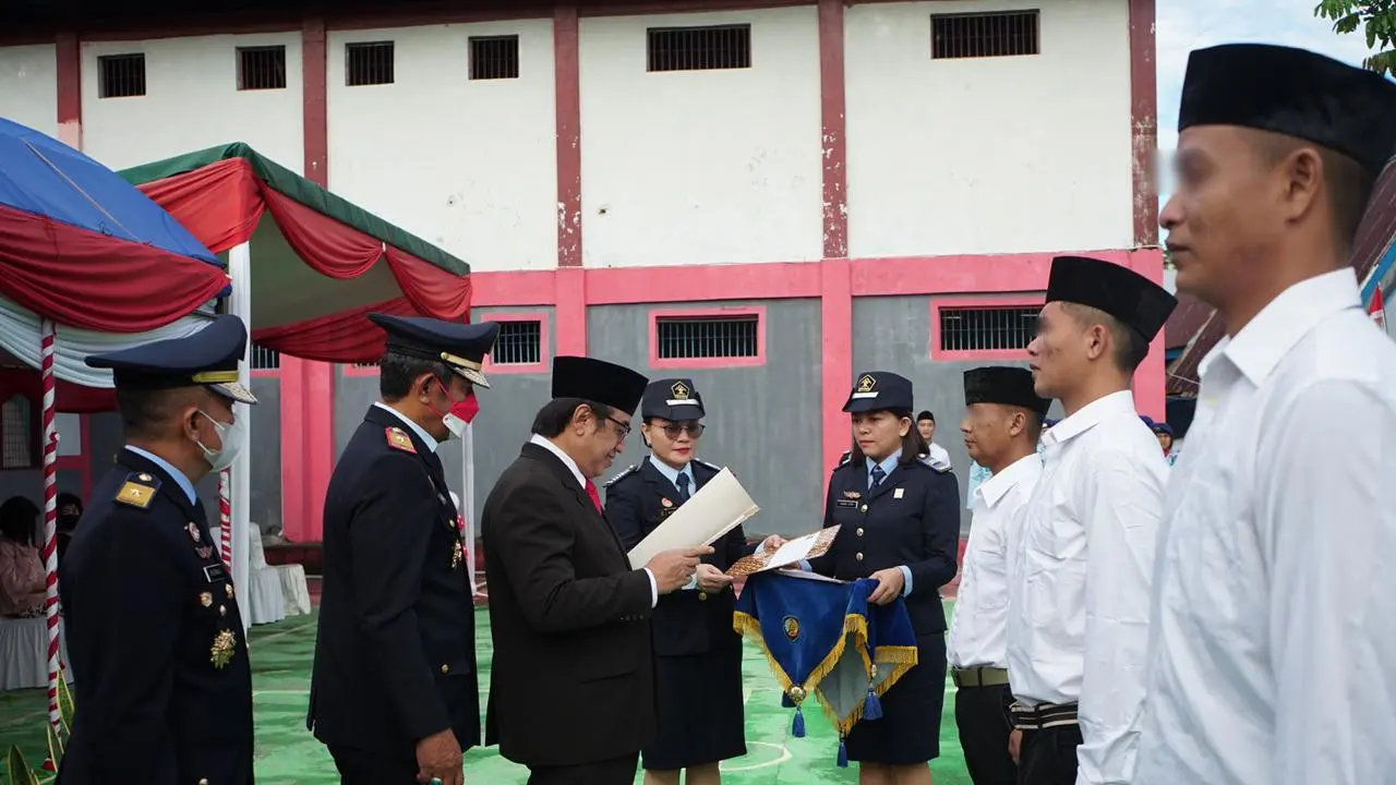 Pemberian Surat Keputusan Remisi kepada 1.577 WBP di Sulut.