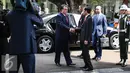 Presiden Jokowi menerima kunjungan Presiden Republik Tajikistan, H.E. Mr. Emomali Rahmon (tengah) tiba di Istana Merdeka, Jakarta, Senin (1/8). Ini merupakan kunjungan kenegaraan ketiga kali Tajikistan ke Indonesia. (Liputan6.com/Faizal Fanani)