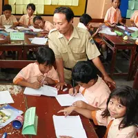 Bukti kalau jasa guru nggak akan pernah dilupakan. (Sumber foto: www.worldbank.org)
