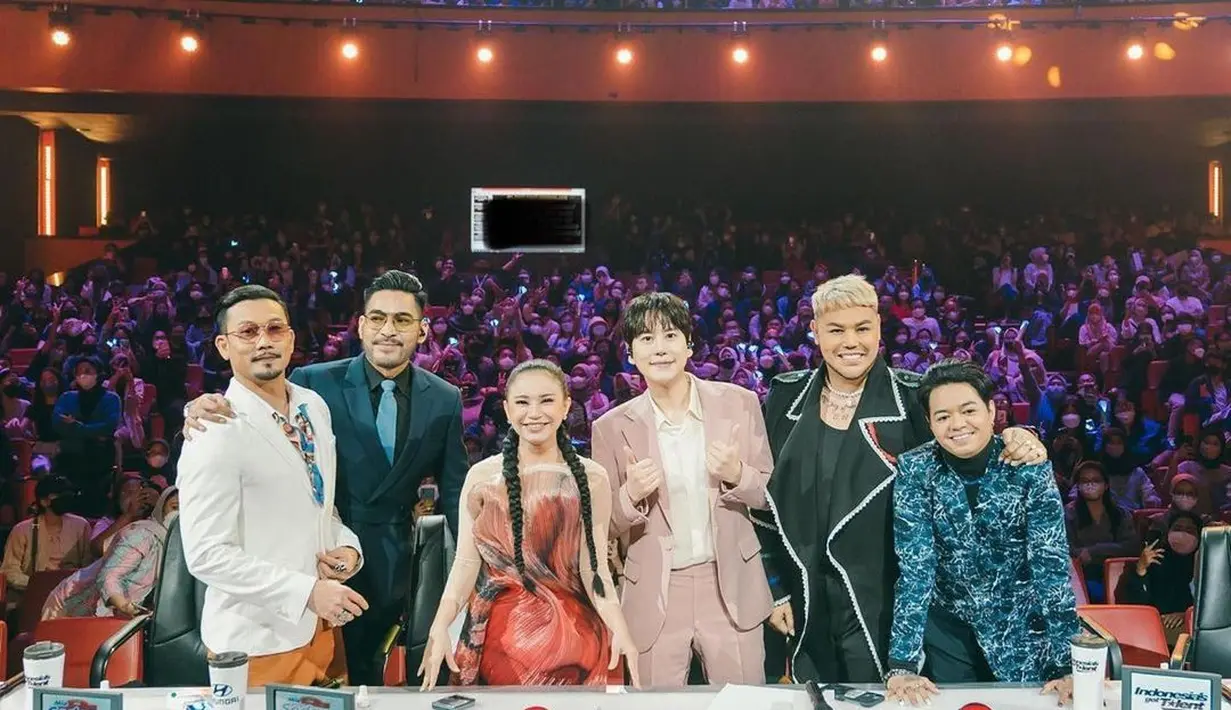 Kyuhyun dan Reza Arap bersama Denny Sumargo, Robby Purba, Rossa dan Ivan Gunawan (Foto: Instagram ivan_gunawan)