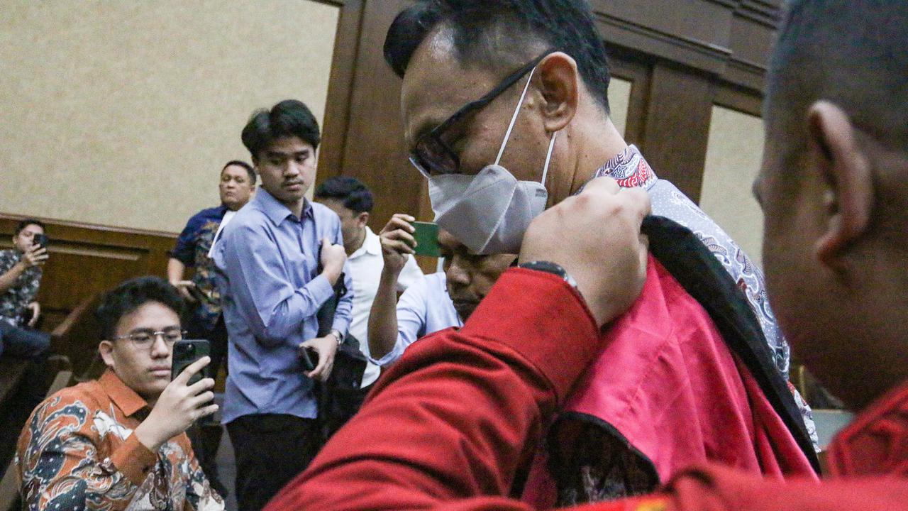 FOTO: Eks Ketua PN Jaksel Didakwa Terima Suap Rp 15,7 Miliar Terkait Ekspor CPO