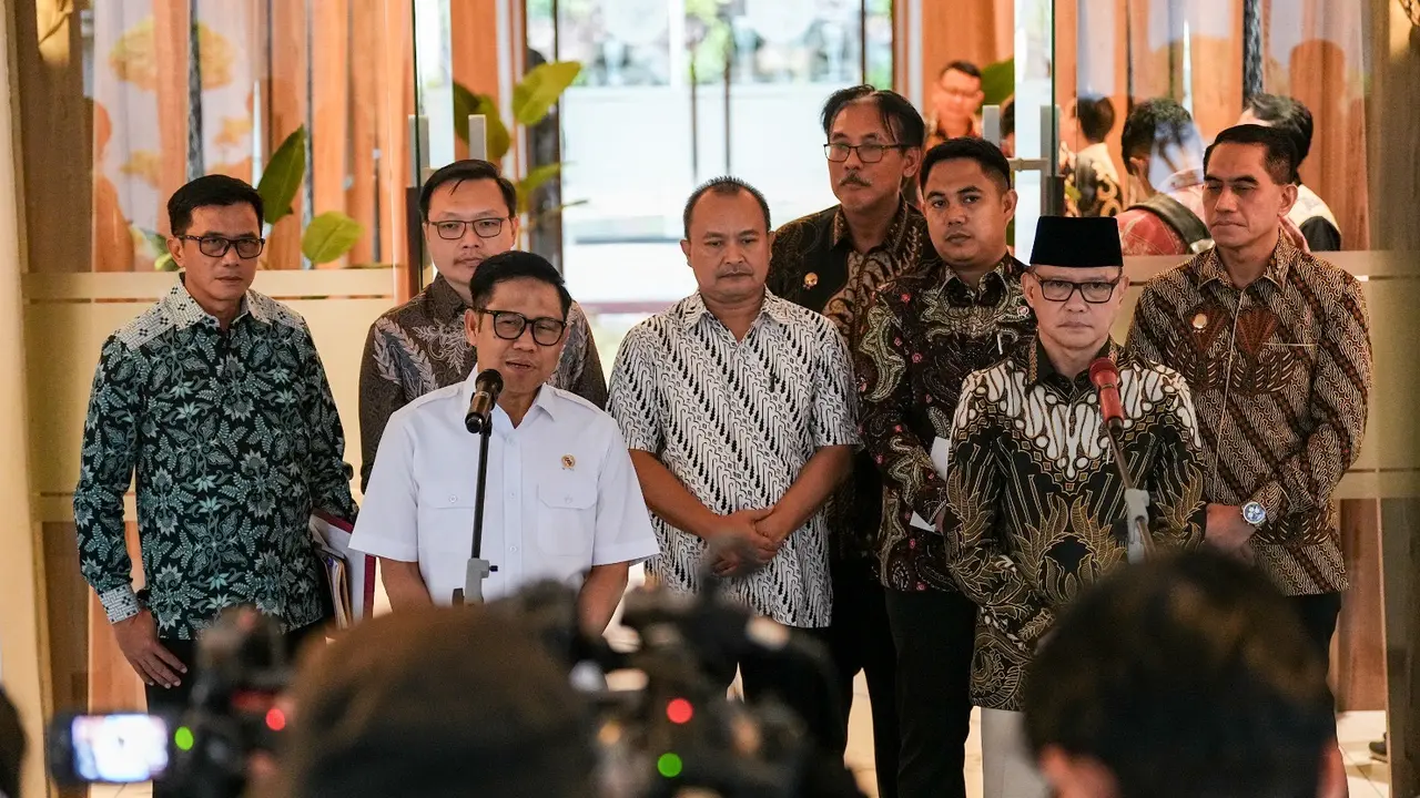 Menteri Koordinator Pemberdayaan Masyarakat (Menko PM) Muhaimin Iskandar usai rapat bersama Menteri P2MI Mukhtarudin di Kantor Kemenko PM (Istimewa)