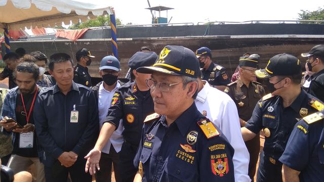 Direktur Jenderal Bea dan Cukai Kementerian Keuangan Askolani di Kepulauan Riau.