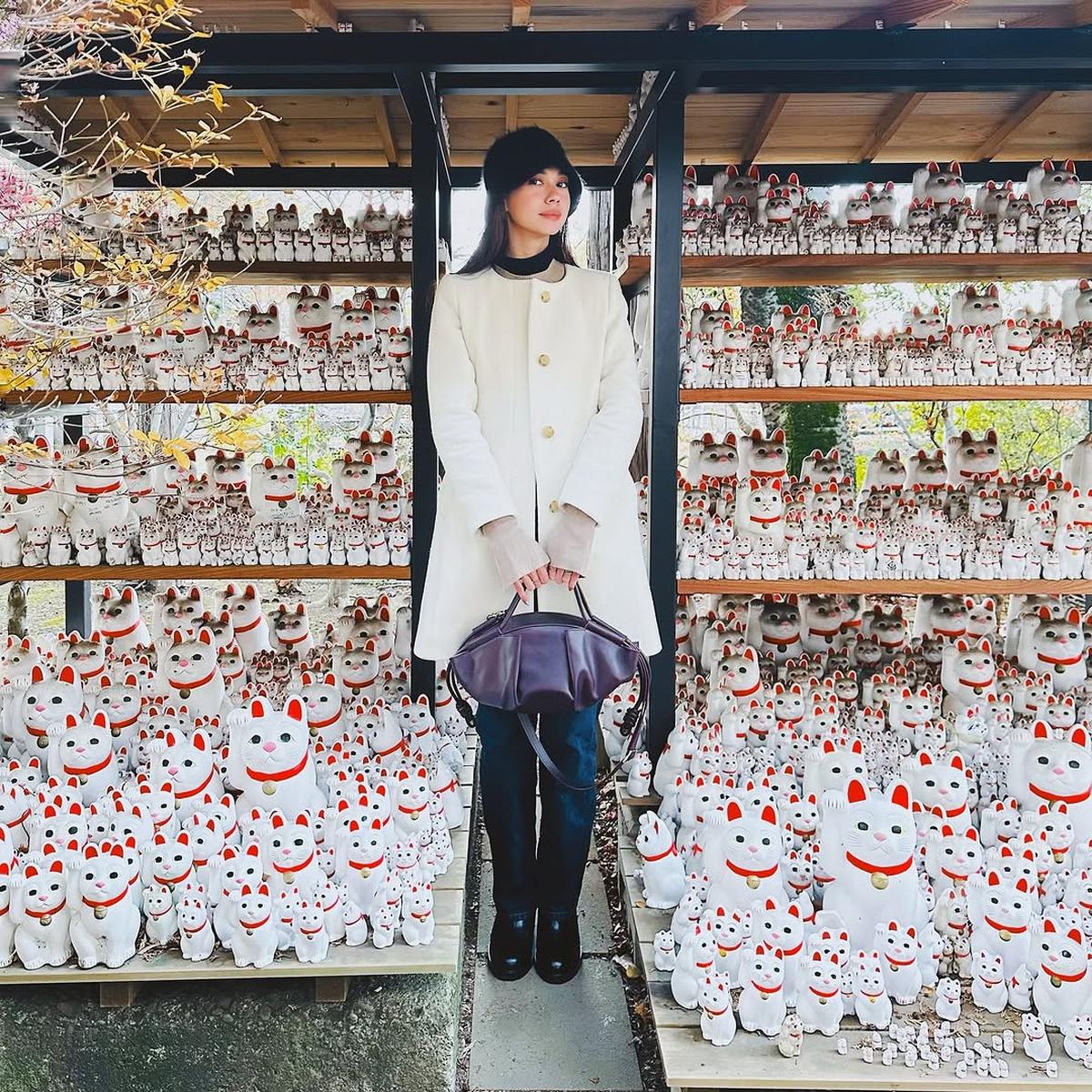 Super Kasual dan Stylish, Intip Gaya OOTD Yuki Kato Saat Liburan di Luar Negeri saat Musim Dingin,