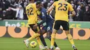 Nicolas Jackson bisa dibilang menjadi pemain dengan performa paling jeblok di laga melawan Wolverhampton Wanderers. Kartu kuning karena protes melengkapi malam buruknya. (AP Photo/Rui Vieira)