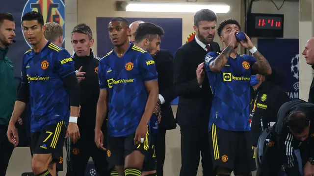 Foto: Wajah Tegang Carrick saat Debut Menjadi Pelatih Manchester United