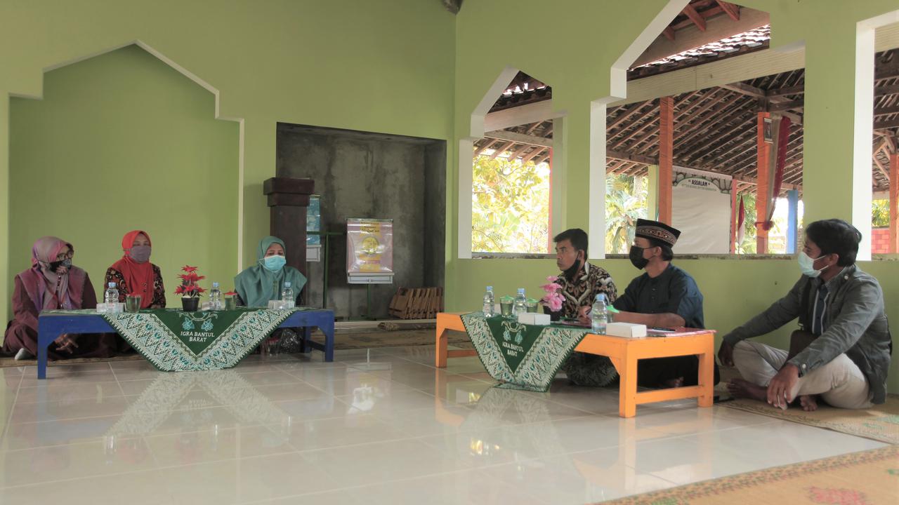 Warga Temui YPMNU tuntut YF Pecat