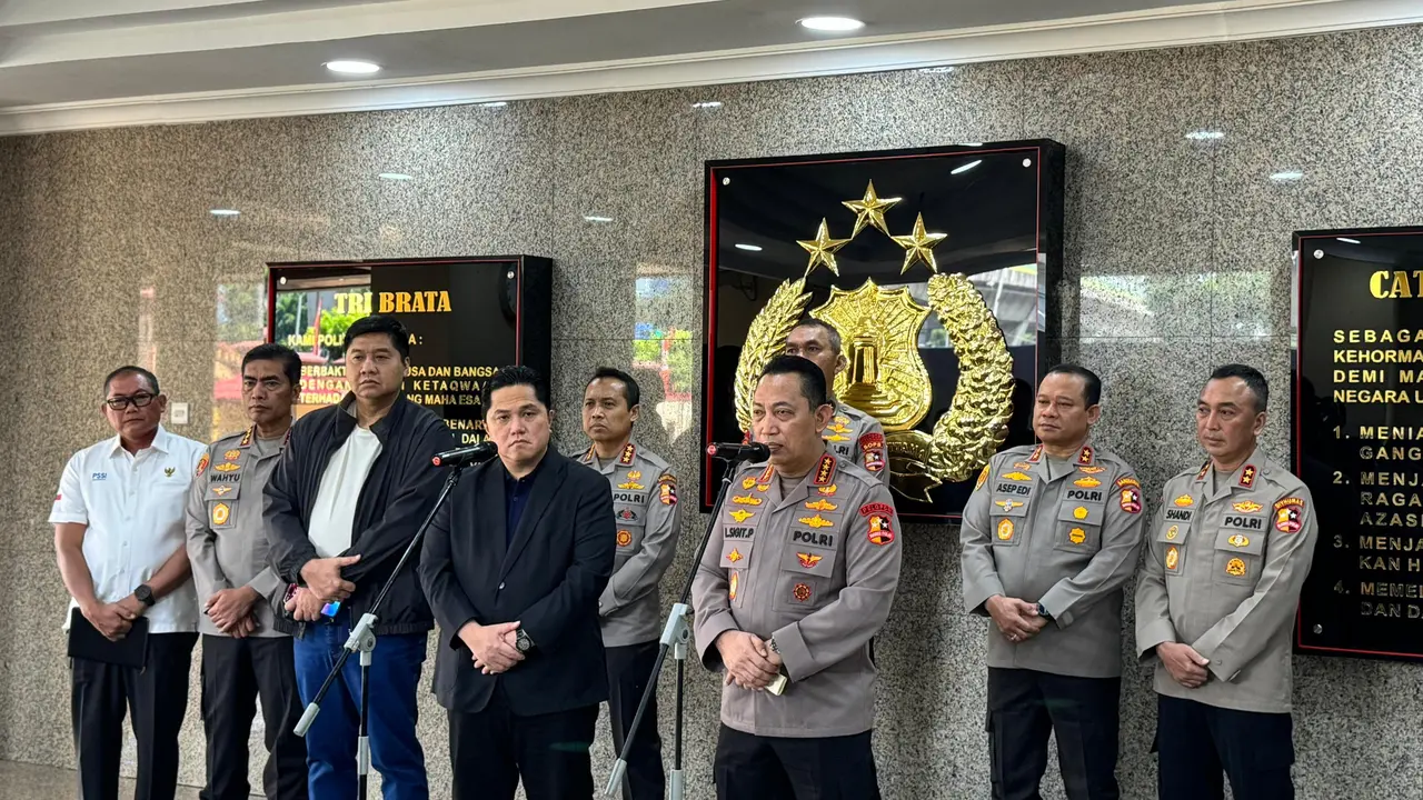 Ketua Umum PSSI Erick Thohir menemui Kapolri Jenderal Listyo Sigit Prabowo di Mabes Polri, Jakarta Selatan. Salah satu yang dibahas dan dipersiapkan adalah gelaran Piala Presiden 2024.