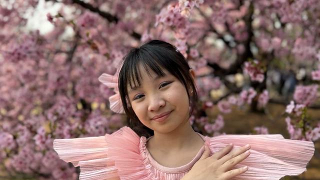Penyanyi Etenia Croft Rilis Lagu Aku Bahagia, Syuting Video Klip di Jepang Saat Bunga Sakura Mekar