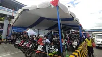 Kedatangan sepeda motor mengalir terdistribusi merata ke seluruh&nbsp; dermaga Pelabuhan Penyeberangan Merak Banten. (Dok Kemenhub)