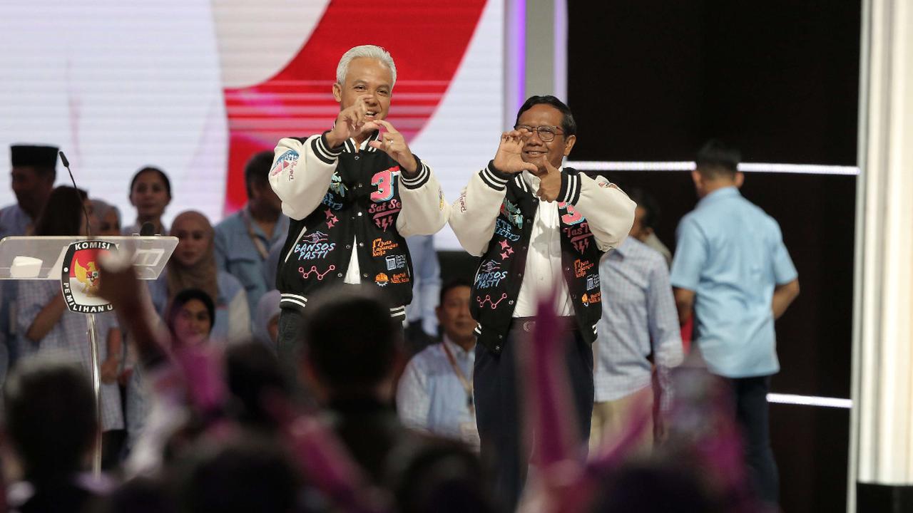 Sementara untuk survei capres-cawapres tanpa distribusi responden yang belum menentukan sikap, elektabilitas Prabowo-Gibran mencapai 34,2 persen.<br>