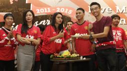 Acara nonton bersama MU melawan City itu juga bertepatan dengan hari jadi Simpatisan United yang keempat. (Bola.com/Vitalis Yogi Trisna)