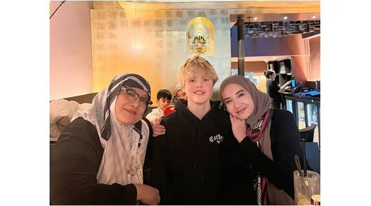 6 Potret Zaskia Sungkar dan Keponakan Bulenya di Belanda, Kini Sudah ABG