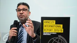 Deputi Kampanye Regional Amnesty International untuk Asia Tenggara dan Pasifik, Josef Benedict memberikan keterangan saat peluncuran Laporan HAM 2015 Amnesty International di Jakarta, Rabu (24/2/2016). (Liputan6.com/Helmi Fithriansyah)
