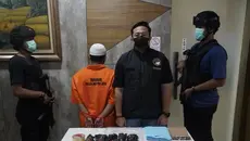 Kamuflase Sabu dalam Bungkus Pakan Burung