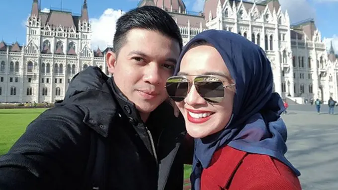 [Bintang] Irwansyah dan Zaskia Sungkar