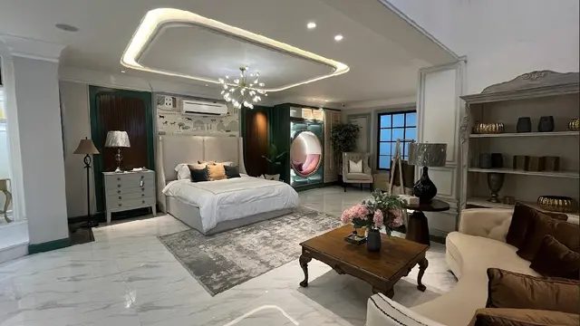 tren interior 2023