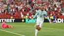 Penyerang Portugal Cristiano Ronaldo merayakan setelah mencetak gol pertama timnya dari titik penalti selama pertandingan sepak bola babak 32 besar Piala Dunia 2026 antara Portugal dan Kroasia di Stadion Toronto, Toronto, Kamis (02/07/2026). (AFP/ Cole Burston)