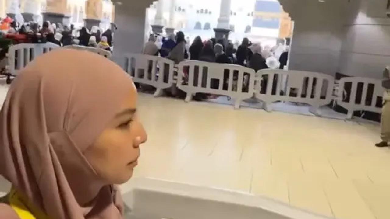 10 Potret Persiapan 'Armuzna' Tya Ariestya di Ibadah Haji 2025, Menanti Dua Tahun