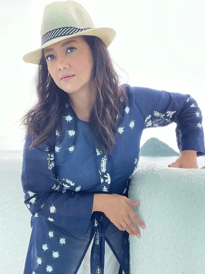 6 Potret Liburan Bella Saphira di Labuan Bajo, Penampilan Curi Perhatian