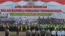 Polda Metro Jaya melakukan apel gelar pasukan dalam rangka pengamanan KAA ke-60 tahun 2015 di kawasan Monas, Jakarta, Rabu (8/4/2015). KAA sendiri akan dilaksanakan pada 18-24 April 2015 mendatang di Jakarta dan Bandung. (Liputan6.com/Herman Zakharia)