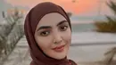 <p>Seperti inilah penampilan Ashanty ketika mengenakan hijab saat umrah. Penampilan cantik Ashanty, ternyata menarik perhatian publik. [Foto: instagram.com/ashanty_ash]</p>