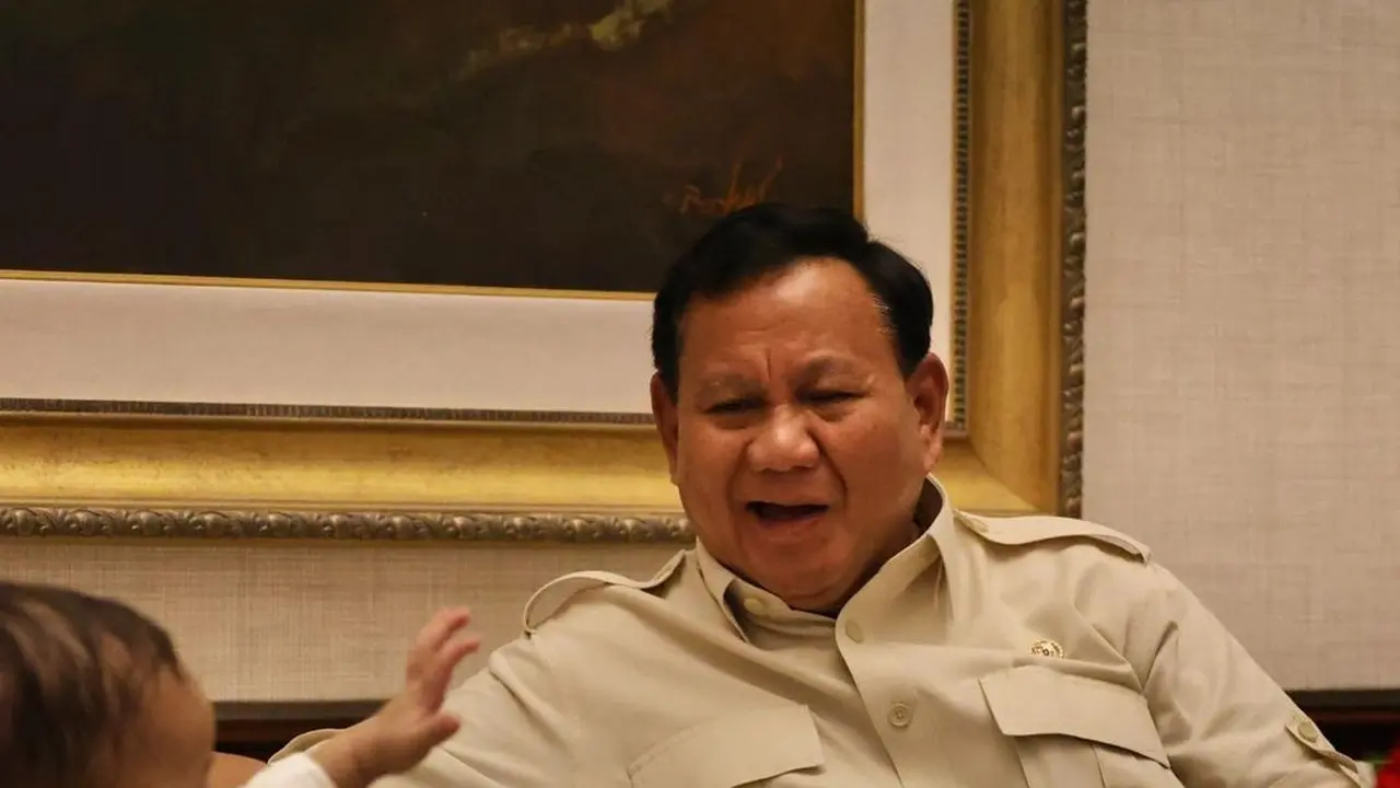 Prabowo Subianto kedatangan tamu gemoy alias menggemaskan bernama Kenneth atau Kenkulus. (Foto: Instagram Prabowo)