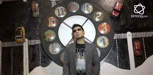 Cerita Lucu Fans Baim ketika menggunakan tajuk albumnya untuk meluapkan kekesalan pada atasannya di kantor.