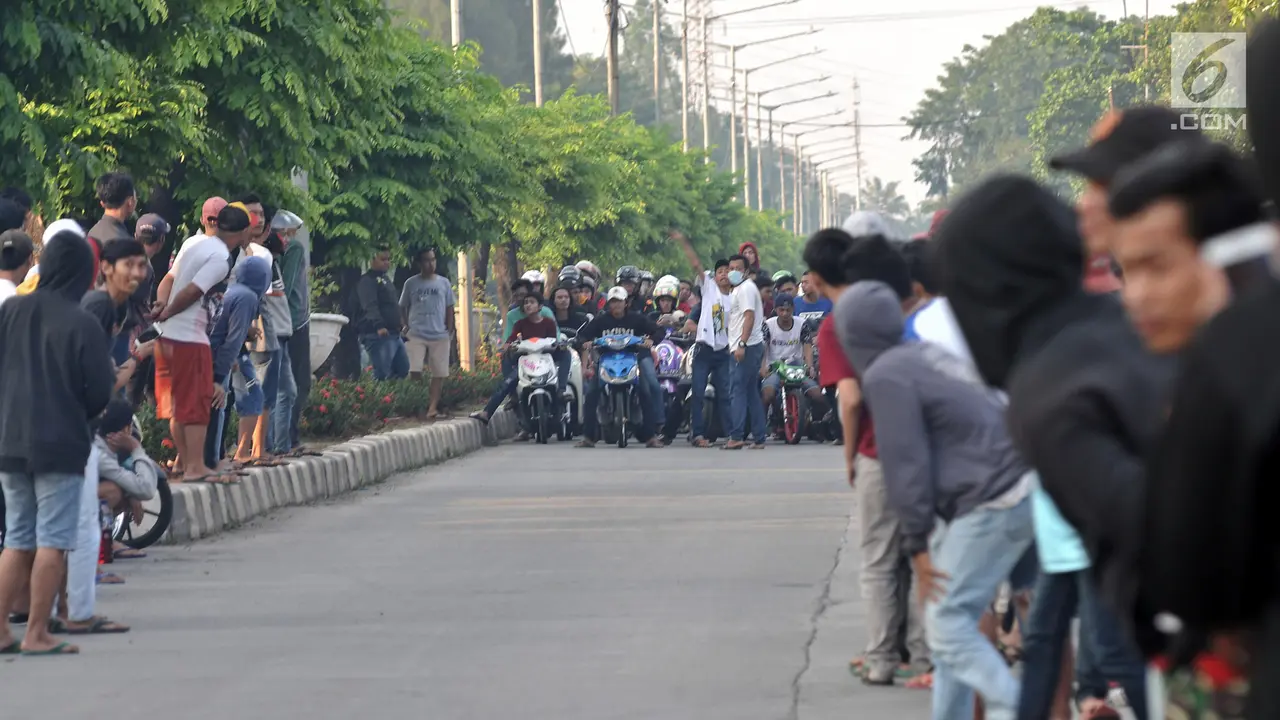 Balapan Motor Liar Warnai Minggu Pagi Ramadan di Ibu Kota