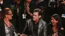 Aktor Jim Carrey berbincang dengan awak media saat menghadiri pemutaran film 'Jim and Andy: The Great Beyond' selama Festival Film Venice ke-74 di Venesia, Italia, (5/9). (AFP Photo/Domenico Stinellis)