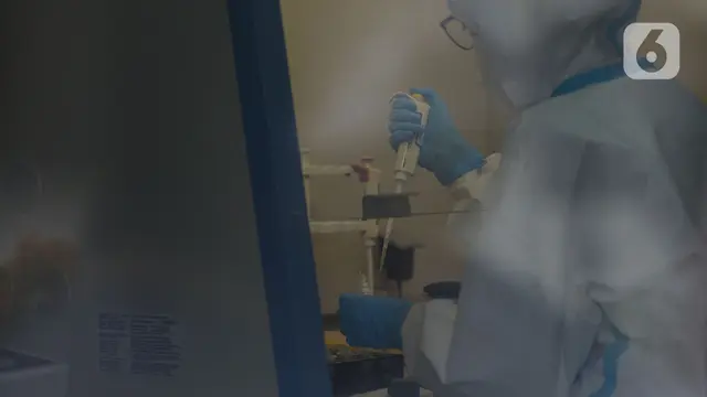 Intip Lab Pemeriksaan PCR COVID-19 di Jakarta