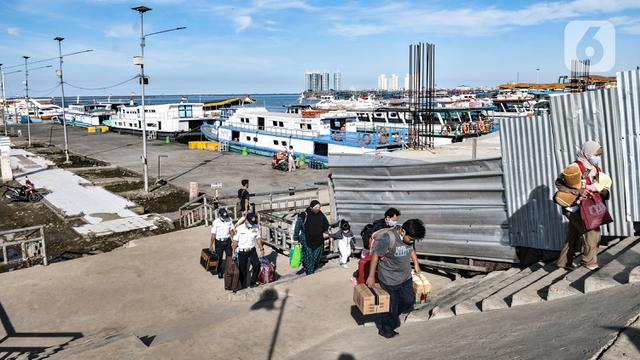 Wisatawan Liburan Natal di Kepulauan Seribu