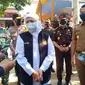 Gubernur Jatim  Khofifah Indar Parawansa saat kunjungan ke Tuban. (Ahmad Adirin/Liputan6.com)