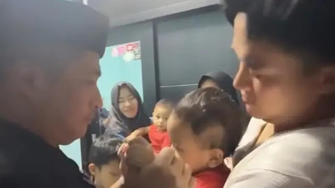 Tangis Haru Warnai Tahlilan ke-7, Anwar BAB dan Irfan Gendong Anak Mpok Alpa