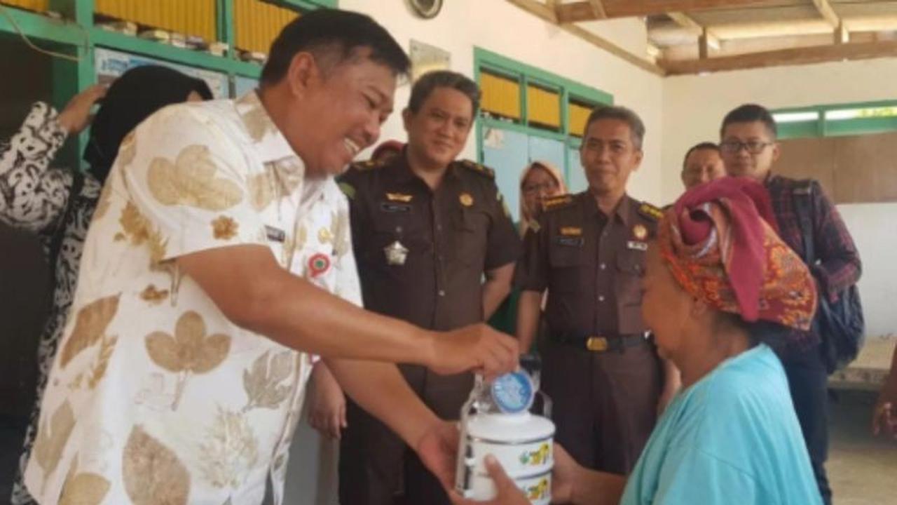 Anggaran Dihapus, Program Bantuan Makanan Lansia Pamekasan Kini Dialihkan ke Pusat