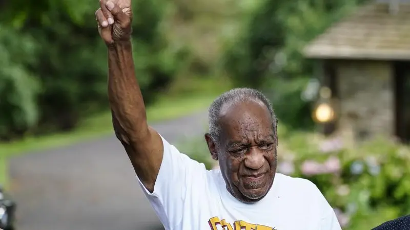 Komedian Bill Cosby dibebaskan dari penjara oleh pengadilan tinggi Pennsylvania pada Rabu (30/6/2021).