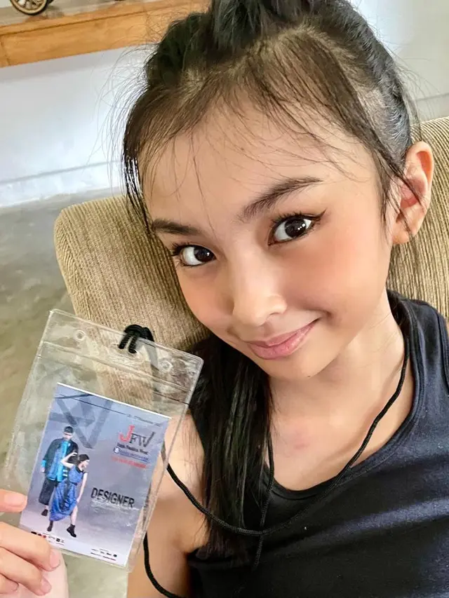 Michelle Hadip tampil di Jogja Fashion Week 2021