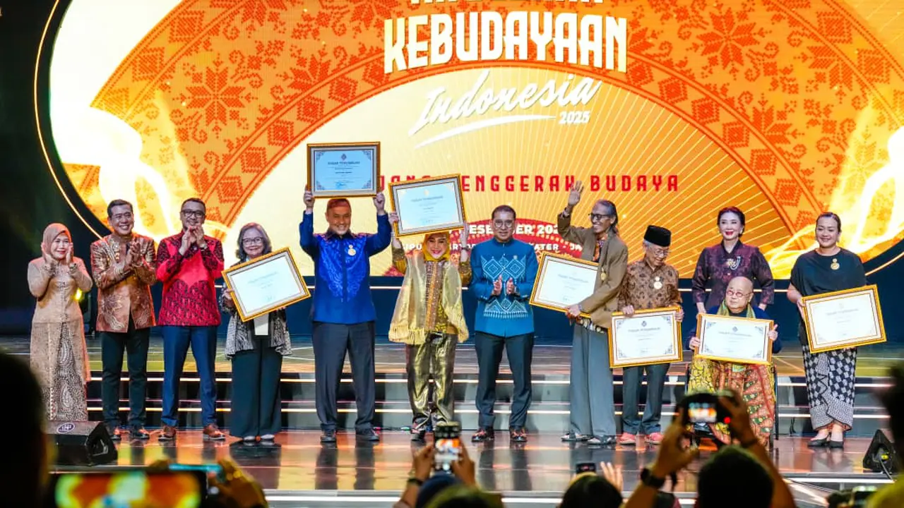 Menbud Beri Penghargaan untuk Maestro Tradisi hingga Seniman Terdampak Bencana
