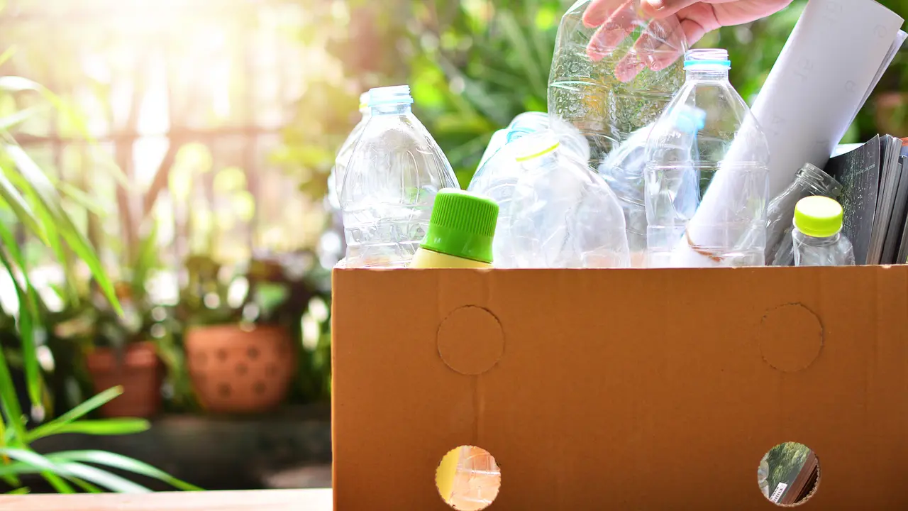 Manfaatkan botol plastik