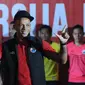 Pemain asing Persija asal Brasil, Ivan Carlos memeragakan salah satu apparel saat peluncuran di Jakarta, Jumat (2/2). Secara resmi, Persija memperkenalkan tiga model kaus yang akan digunakan pada musim 2018. (Liputan6.com/Helmi Fithriansyah)